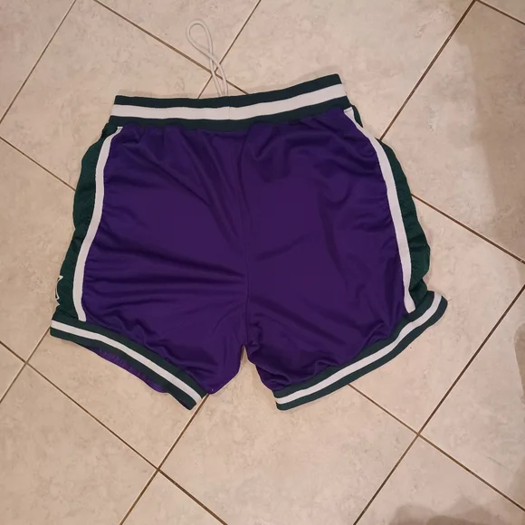 Vintage starter milwaukee bucks authentic shorts sz.xxl